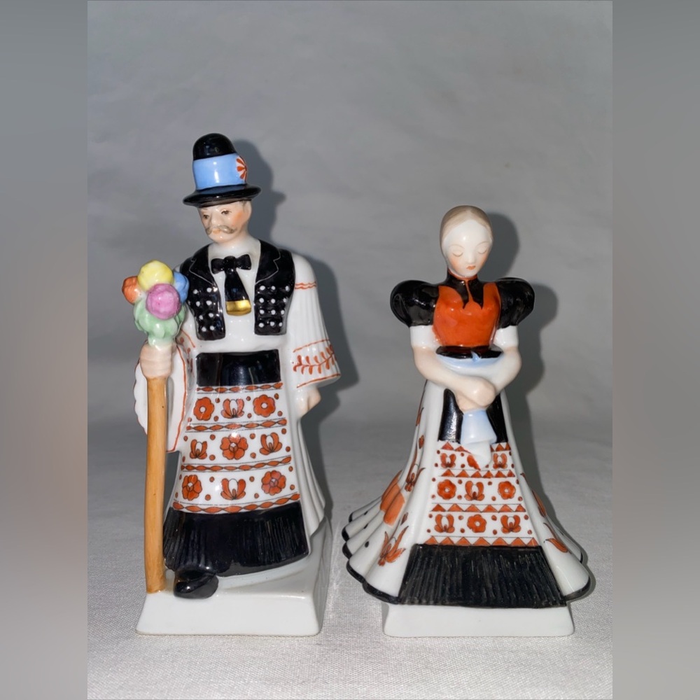 Herend Hungary Porcelain TRADITIONAL HUNGARIAN GROOMSMAN & BRIDESMAID FIGURINES